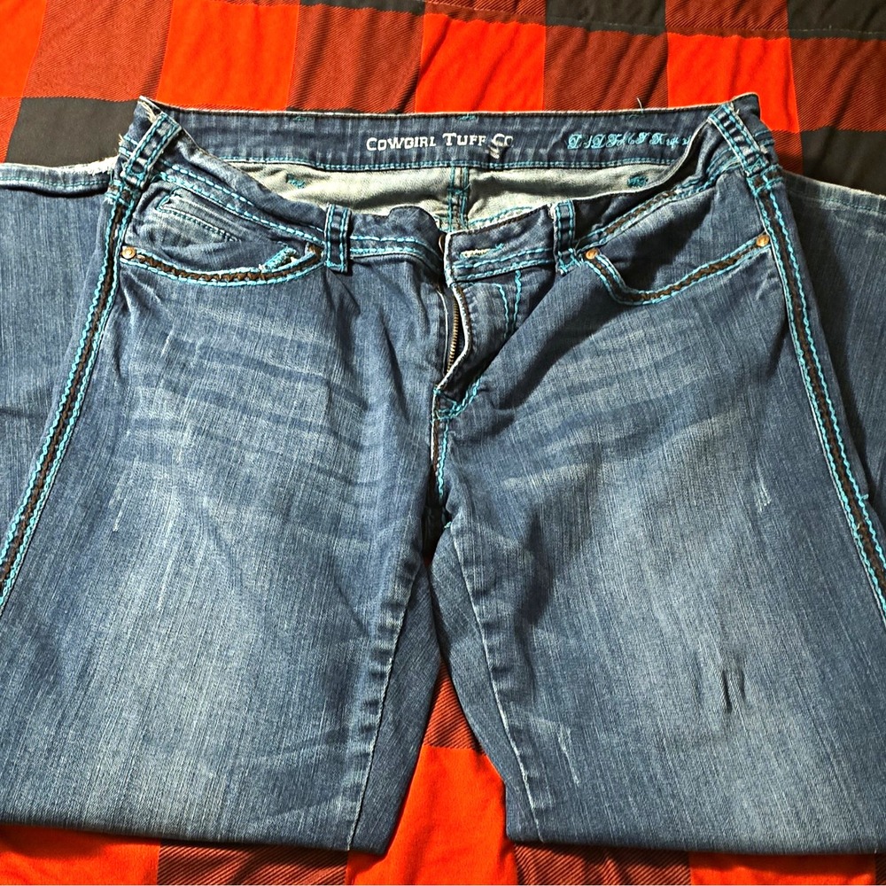 Cowgirl Tuff Co Womens 35/15 Blue Medium Wash Bootcut Jeans, Stretch, Inseam 31